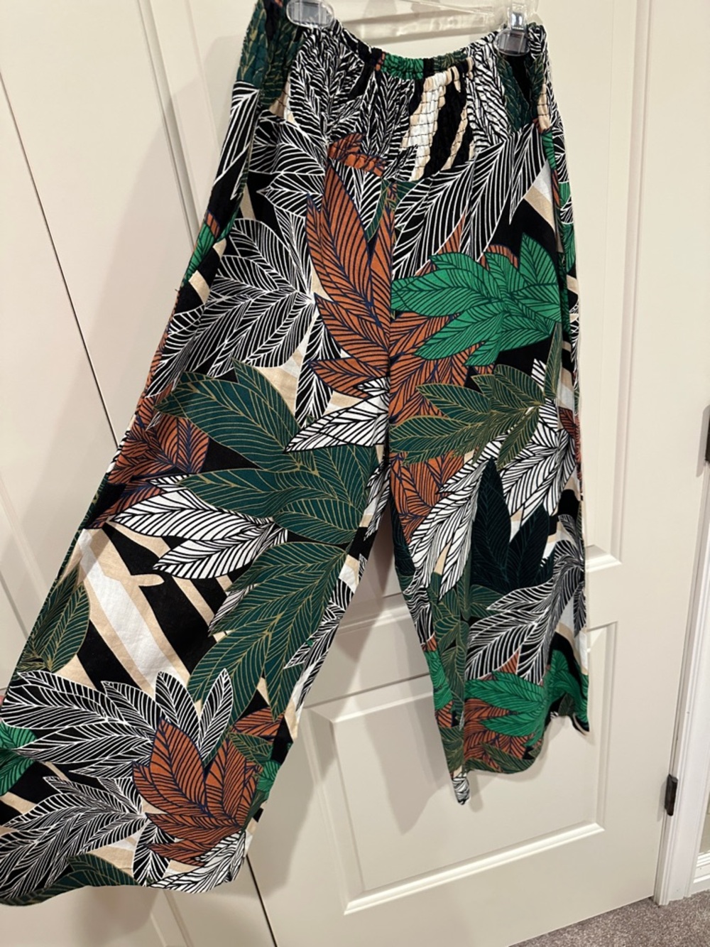 Tahari Multi-Leaf Print Wide Leg Pants in Green, Orange & Black